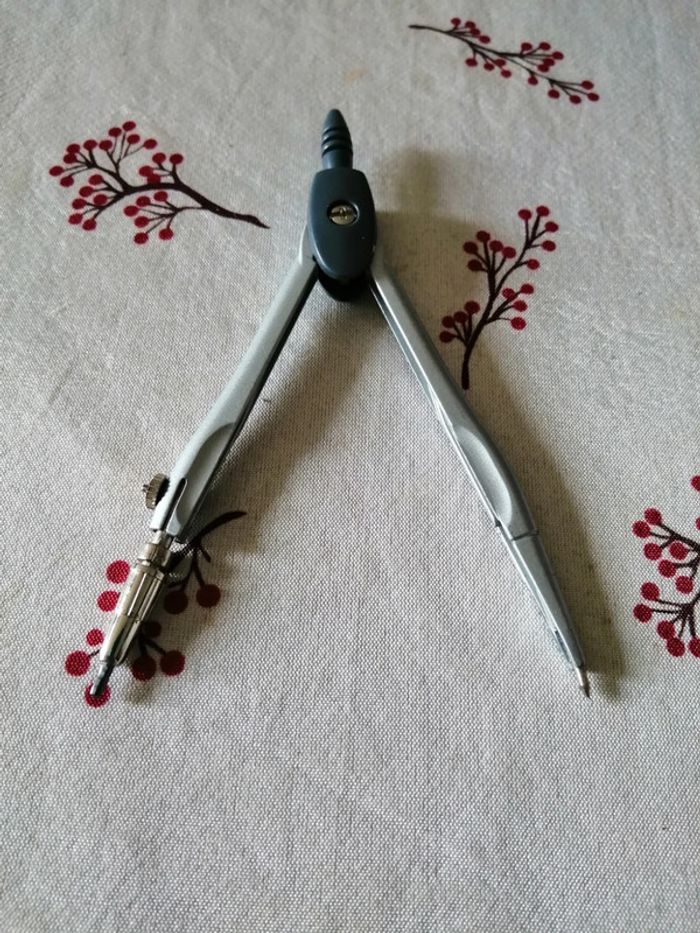 Lot taille crayon/compas/règle 15 cm - photo numéro 5