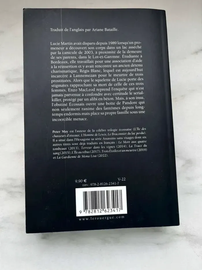 Livre Un  alibi en béton - photo numéro 2