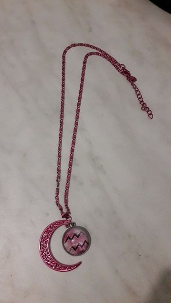 chaine et pendentif verseau