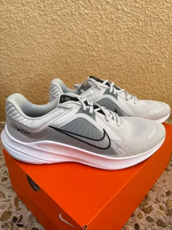 Nike Quest 5 – Running & Lifestyle | Neuves | Taille 46 | Coloris Photon Dust