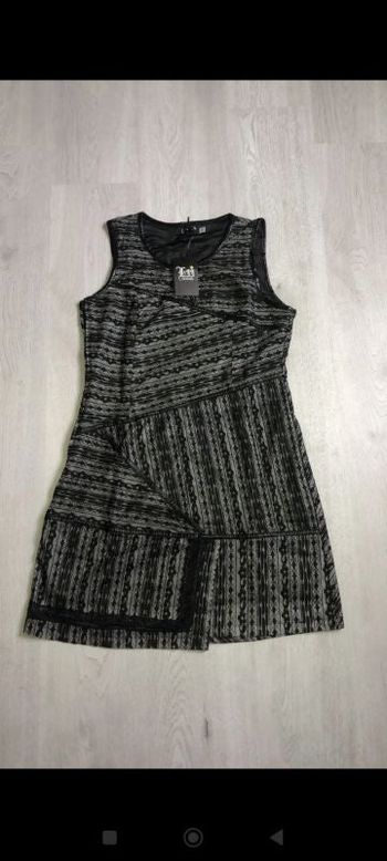 Robe L33 taille 40 Neuve