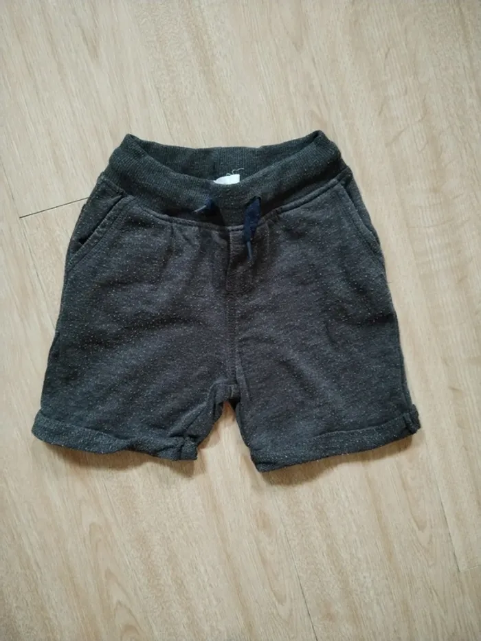 Lot shorts 3 ans - photo numéro 4