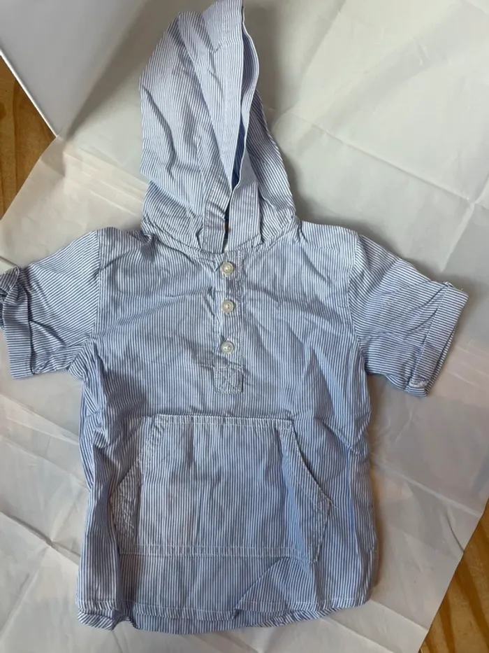 Chemise à capuche
