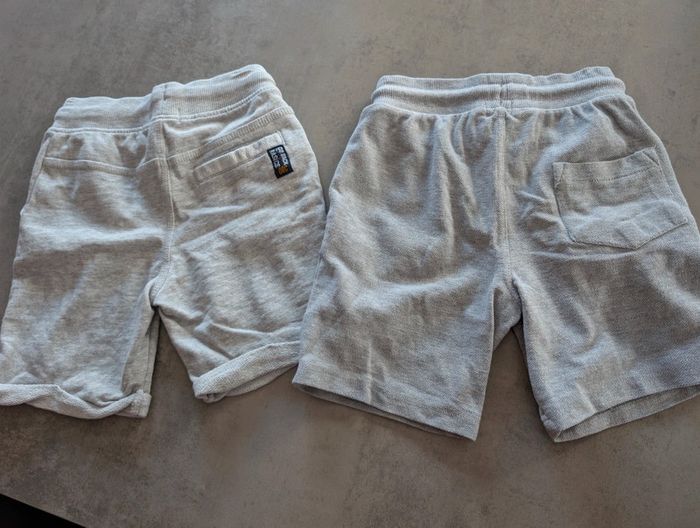 Lot de 2 shorts gris 5 ans - photo numéro 2