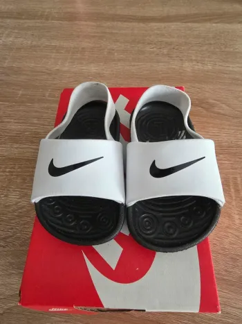 Sandales nike taille 19,5