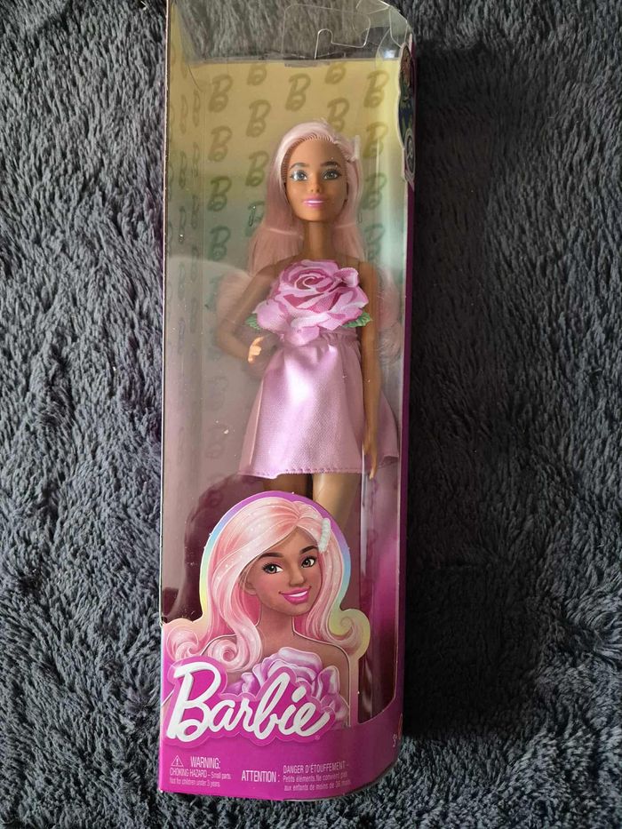 Barbie - Fashionistas Poupée La Vie en Rose