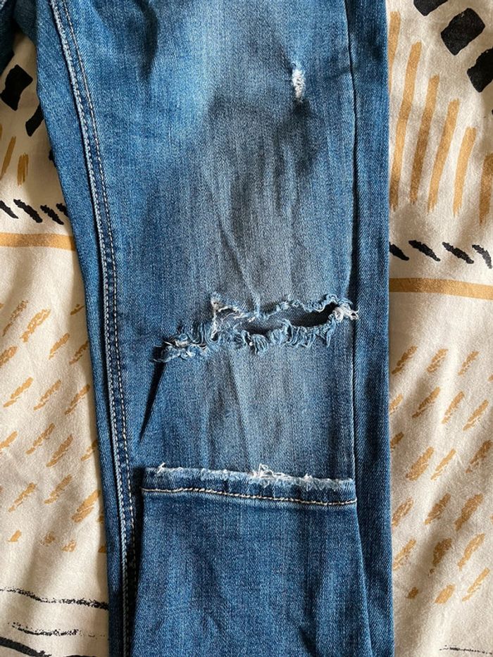 Jean troué stradivarius - photo numéro 2