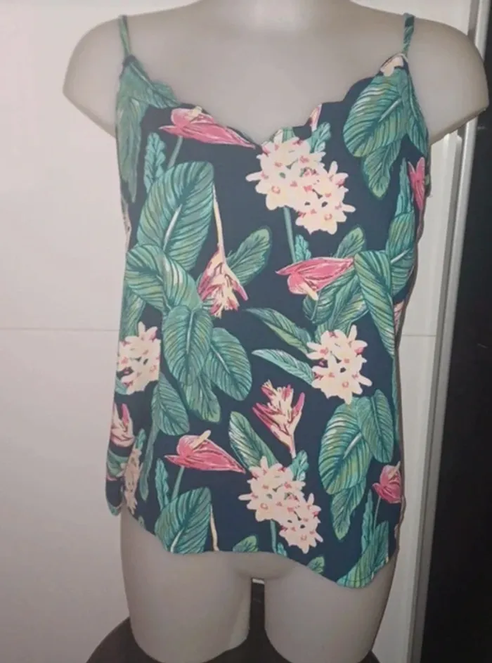 Joli débardeur fleuri tropical taille M - photo numéro 3