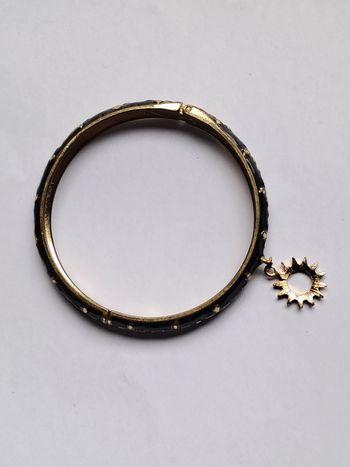 Bracelet jonc  emaillé avec charm