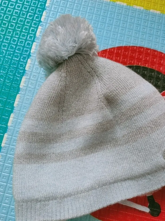 Lot bonnet et gants 6-12 mois neufs