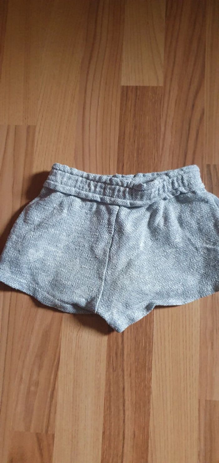 short zara epais 4 à 5 ans avec effet brillant - photo numéro 4
