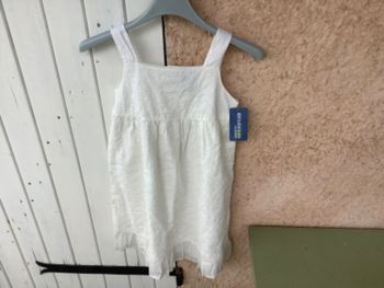 Robe à bretelles en dentelle