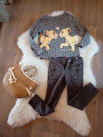 Tenue fille 4/5 ans Disney roi lion 🦁+ bas ikks