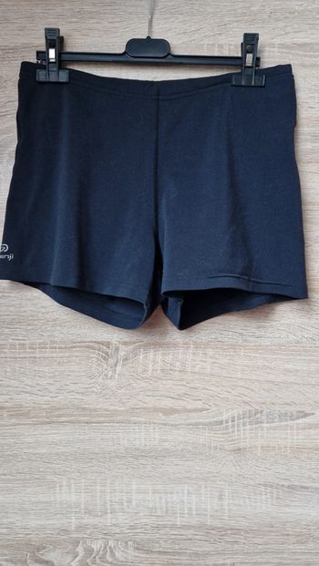 Short de sport .