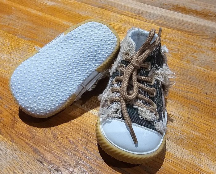Chaussure taille 19 - photo numéro 3
