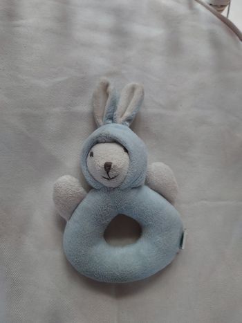 Doudou en forme de hochet