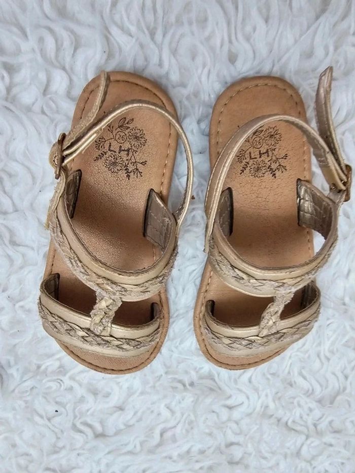 Sandales dorées taille 26 - photo numéro 2