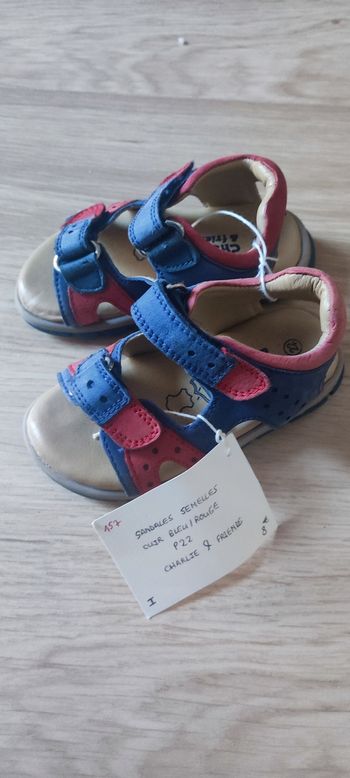 Sandales semelles cuir bleu et rouge Charlie&Friends 22