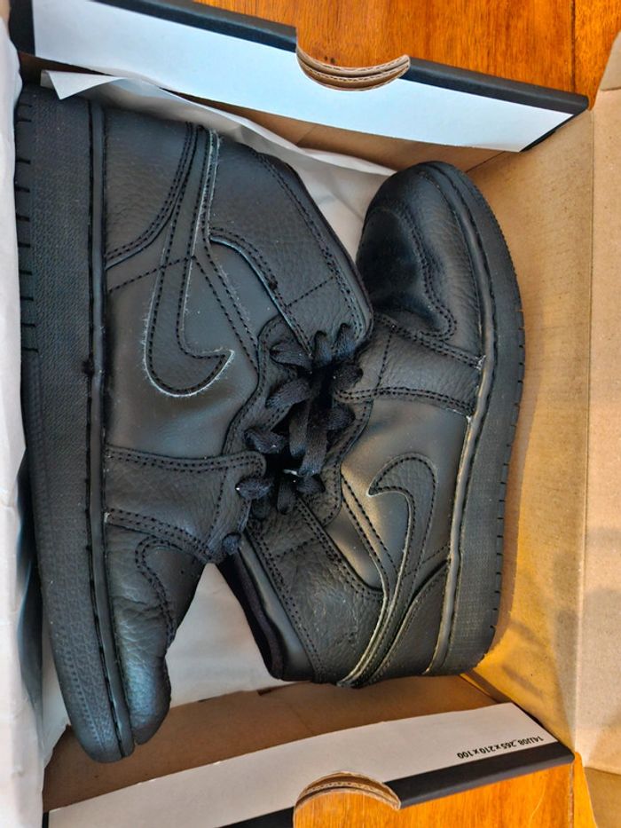 Basket nike air jordan 1 mid - photo numéro 11