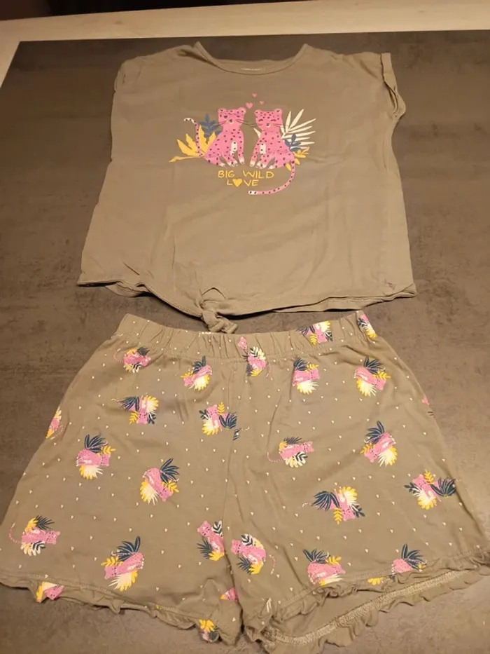 Vends pyjamas 2 pièces enfants été taille 10 ans in extenso. - photo numéro 2