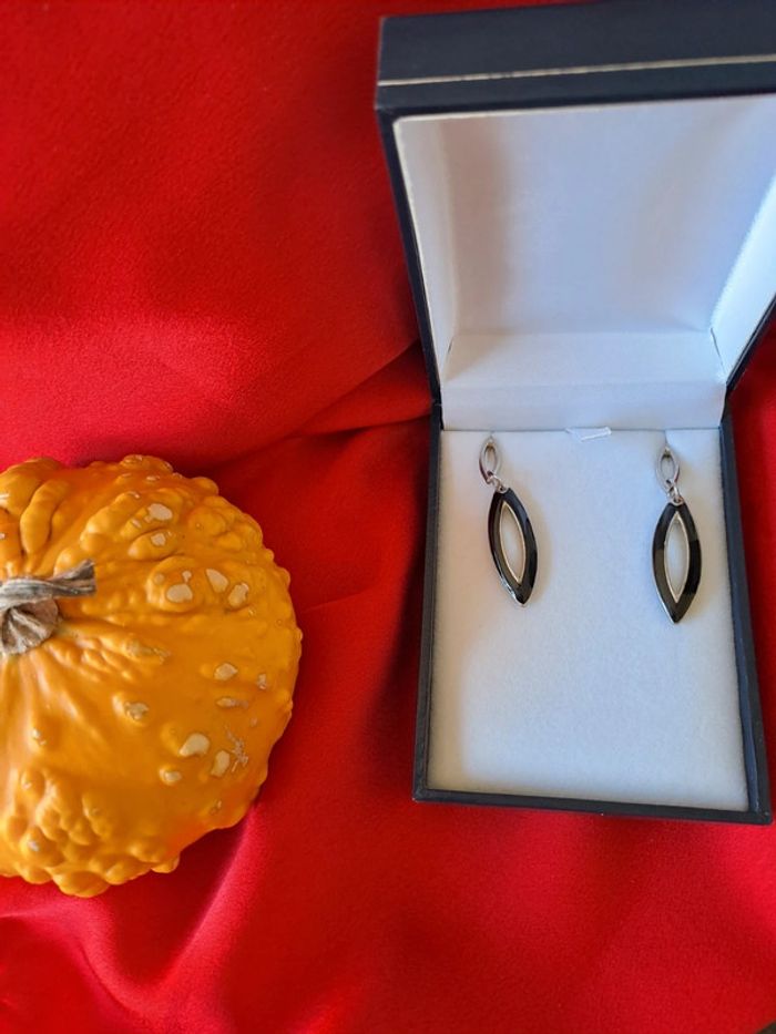 Boucles d'oreilles pendantes