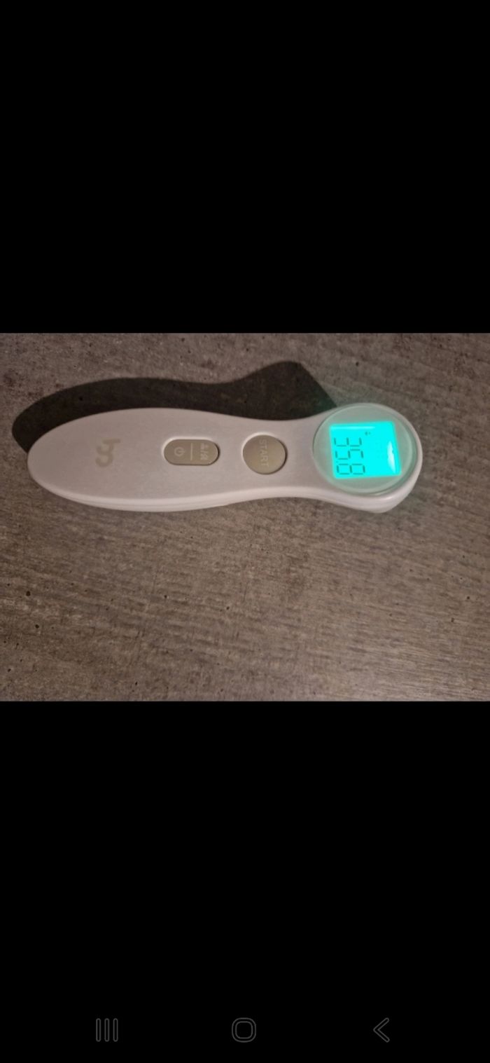 Thermomètre frontale
