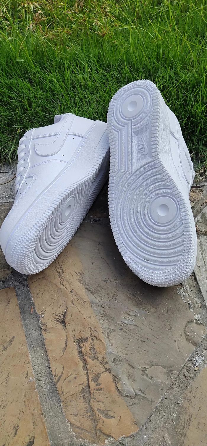 Nike Air Force 1 Low '07 White 44.5 - photo numéro 3