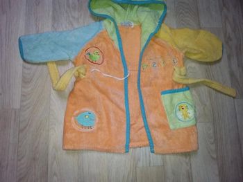 Peignoir en éponge à capuche en excellent état