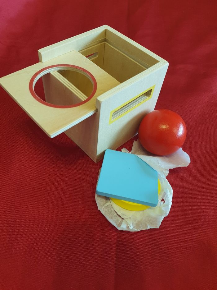 Jeu permanence de l'objet Pédagogie Montessori