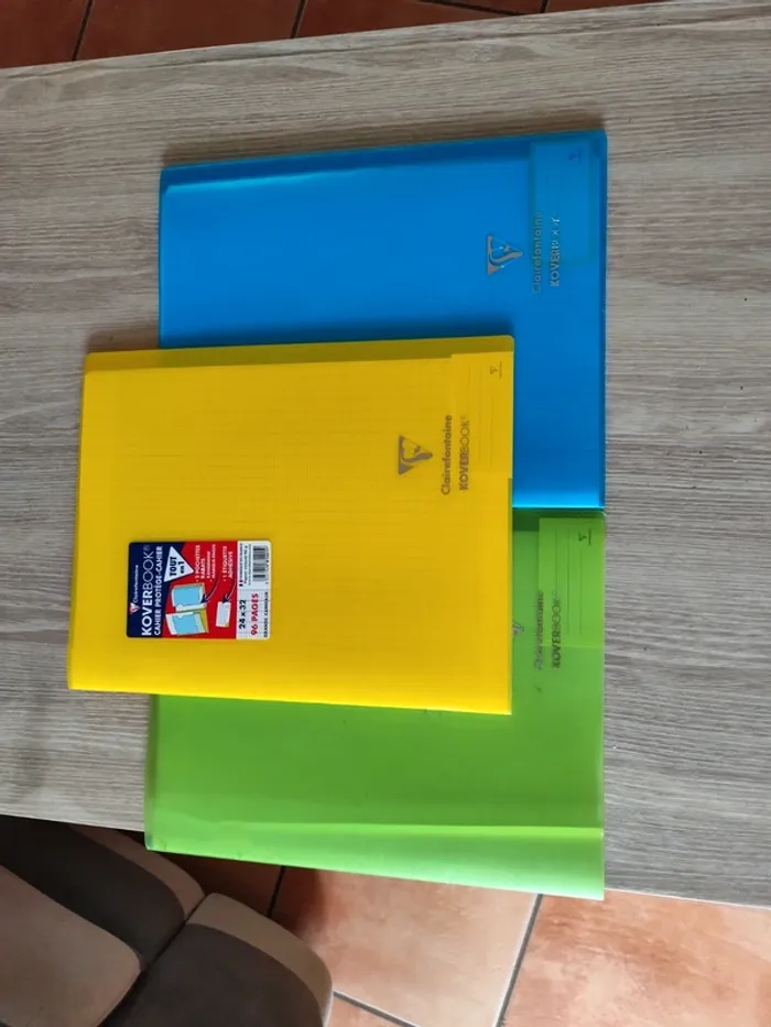 Je vends 3 grands cahiers