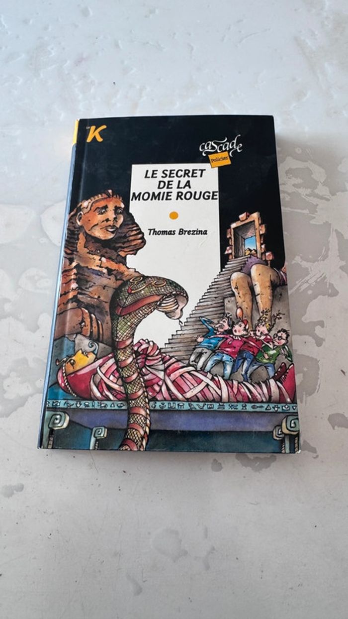 Livre Le Secret de la Momie Rouge – Thomas Brezina – Collection Cascade Policier