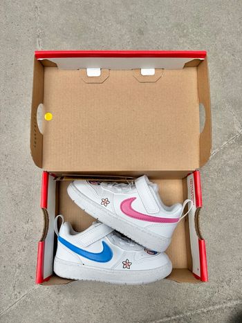 Paire de basket Nike stitch et Angel 