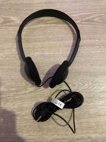 Casque audio avec fils noir neuf dans son emballage