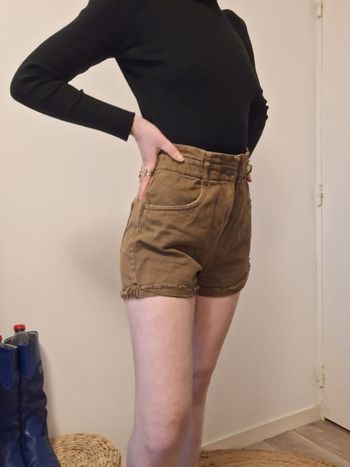 Short taille haute kaki
