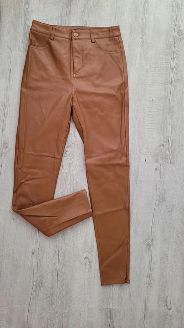 Pantalon skinny Kiabi, taille 36. Neuf