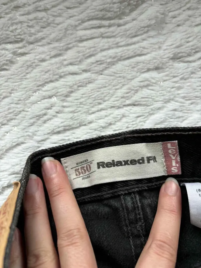 Jean Levi’s femme 550 Relaxed Fit W26 L28 S/36 Gris anthracite noir Mexico US rare y2k 2000s - photo numéro 8