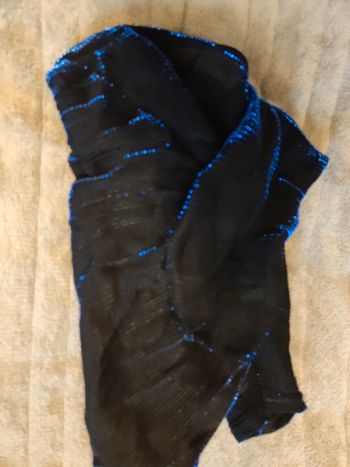 gilet bolero noir bleu brillant