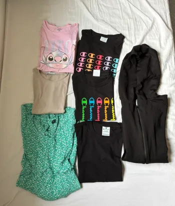 Lot de vêtements fille taille 12/13 ans
