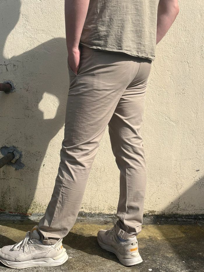Pantalon chino couleur beige - photo numéro 4