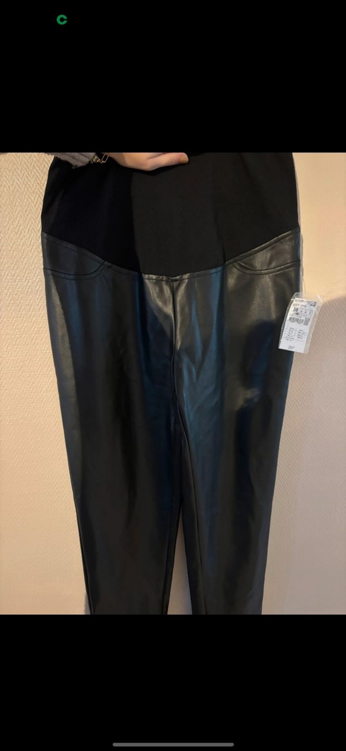 Pantalon grossesse simili cuir neuf