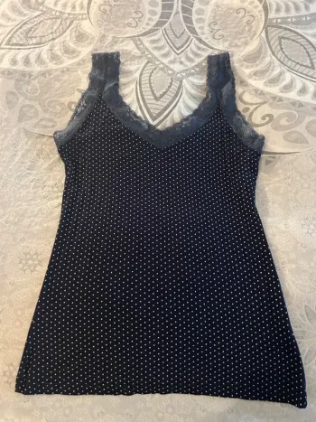 Débardeur bleu à pois