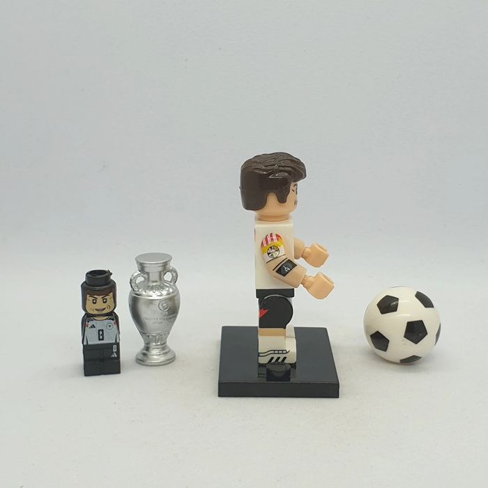 🎽 Figurine Footballeur Allemand - Toni Kroos - (Style Lego) 🎽 - photo numéro 4
