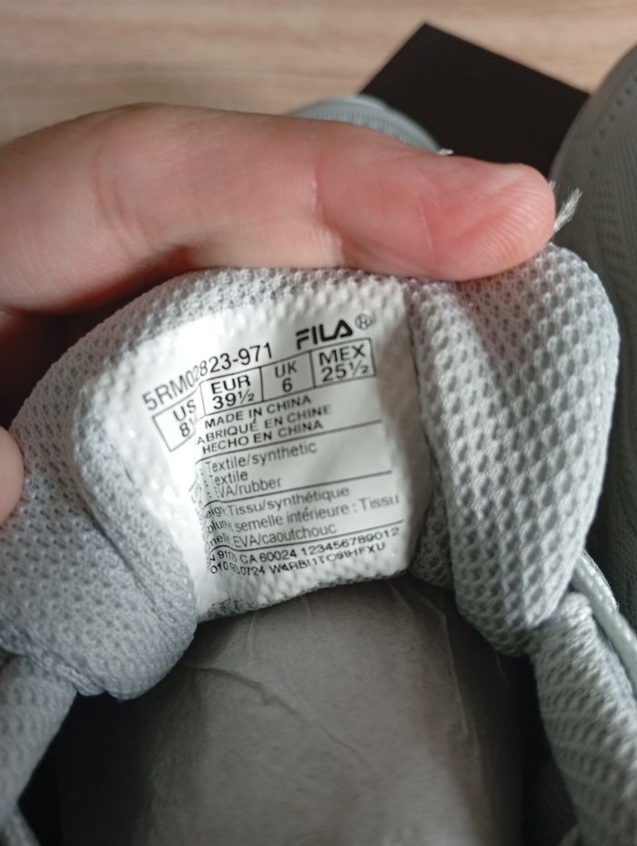 Baskets Fila neuves - photo numéro 4