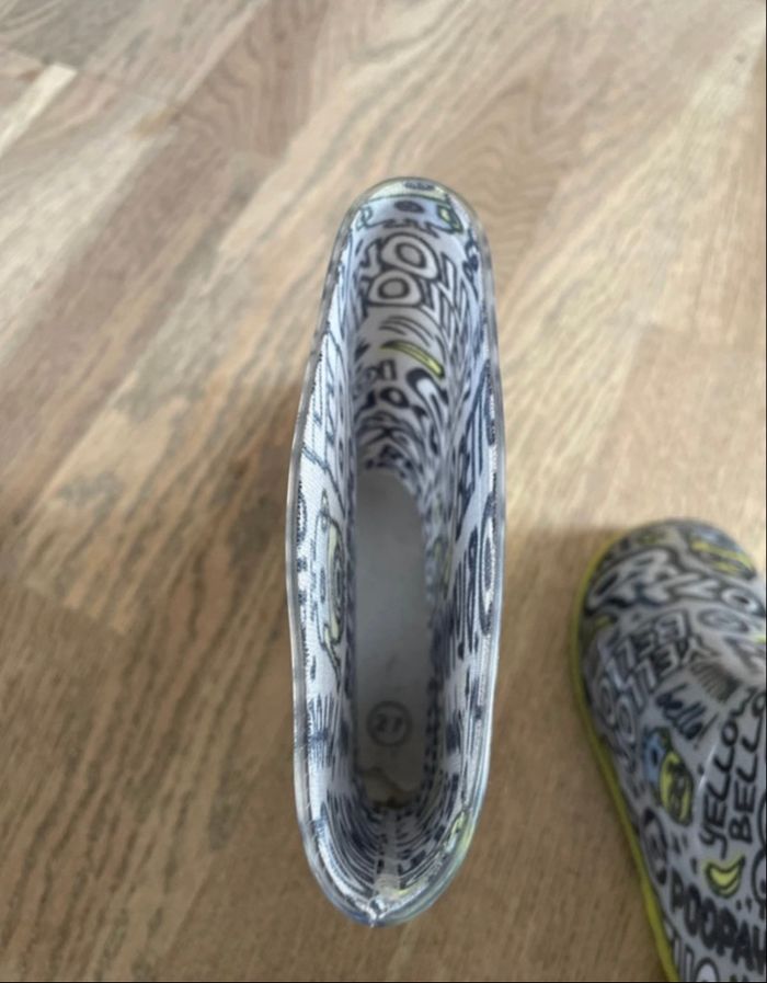 Botte de pluie minions 27 très bon état - photo numéro 2