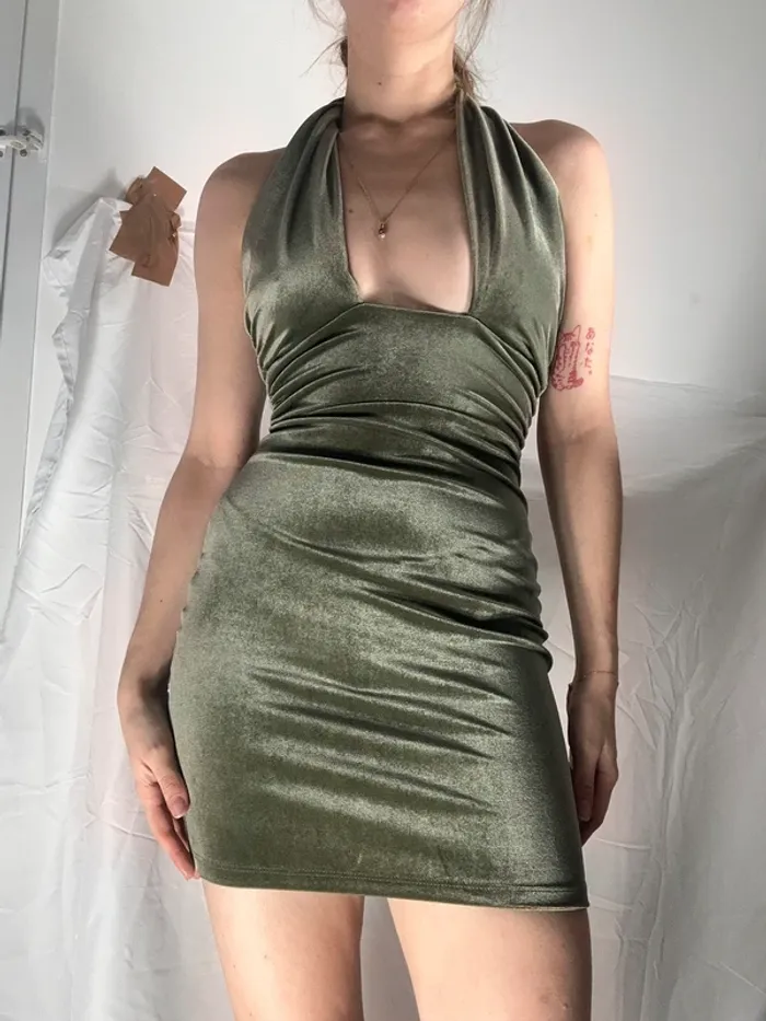 Robe Bershka Verte velour - photo numéro 8