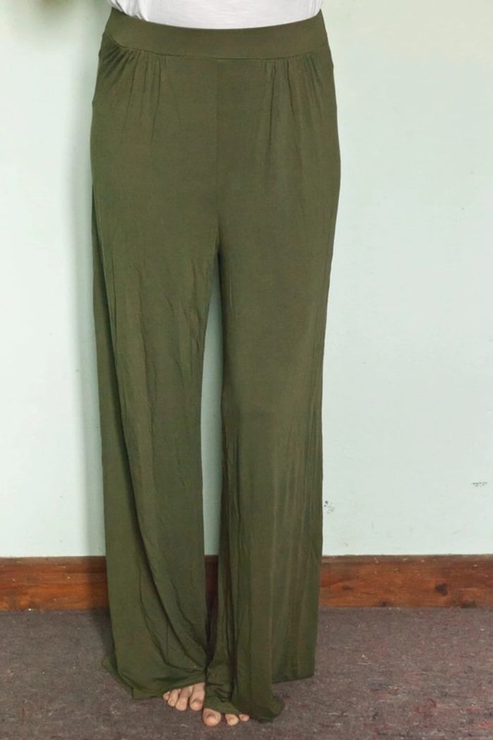 Pantalon fluide et large vert olive - Boohoo - photo numéro 2
