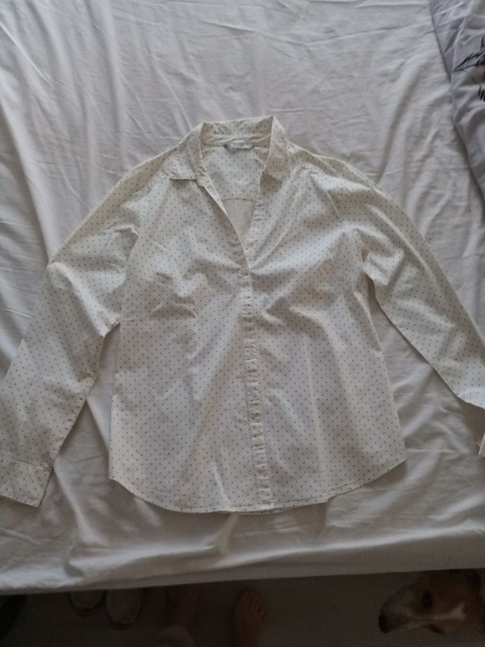 Chemise à pois noir