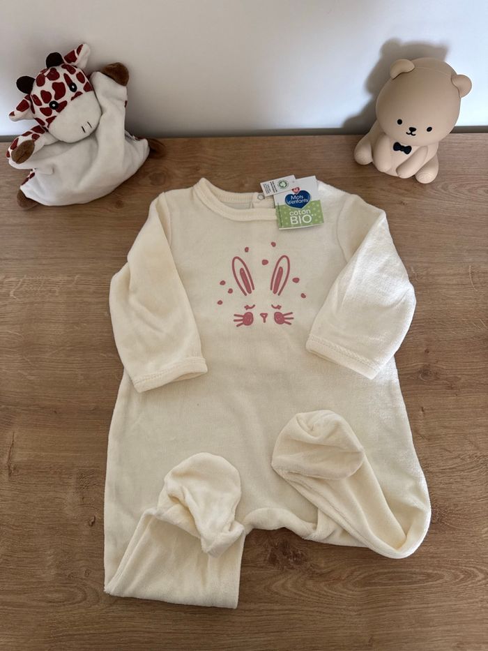 Pyjama 9 mois - neuf avec étiquette - photo numéro 2