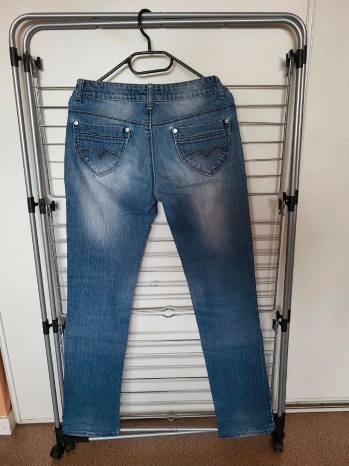 Pantalon jean bleu délavé - photo numéro 4