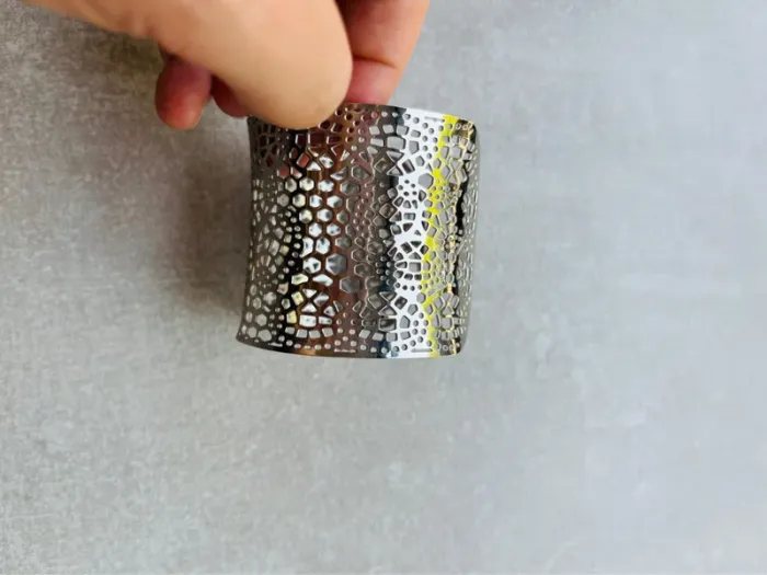 Magnifique bracelet manchette argenté acier inoxydable neuf - photo numéro 4